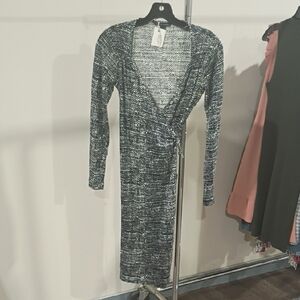 Banana Republic Long Sleeve Dress Wrap Dress. Sexy And Demure! Xs